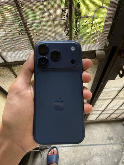iPhone 17 pro 256 gb Deep Blue factory unlocked sim time available