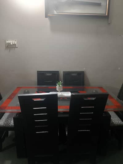 6-Seater Dining Table Set for Sale!