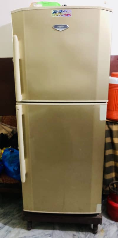 Haier HRF-246 refrigerator