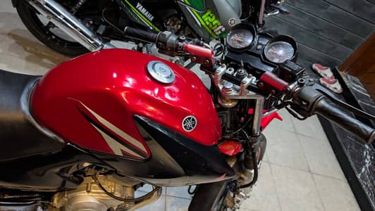 Yamaha YBR 125G (Sports Red) – 2016