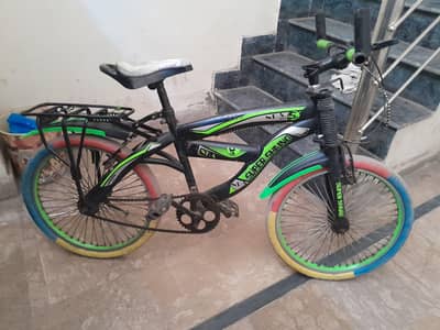 This is a perfect cycle with tubeless tyres and perfect brakes