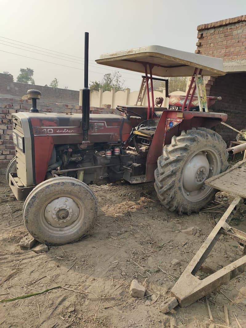 Tractor 240 0