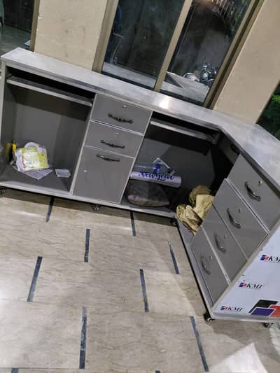 counter for sale 10/8 in condition