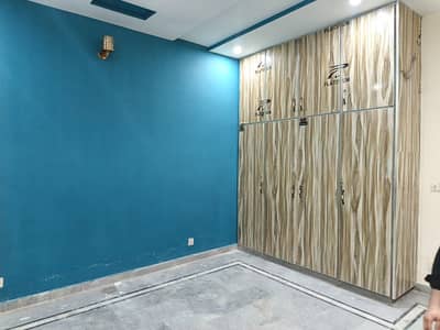 10 Marla Double Storey Vip House In PGECH 2 Lahore