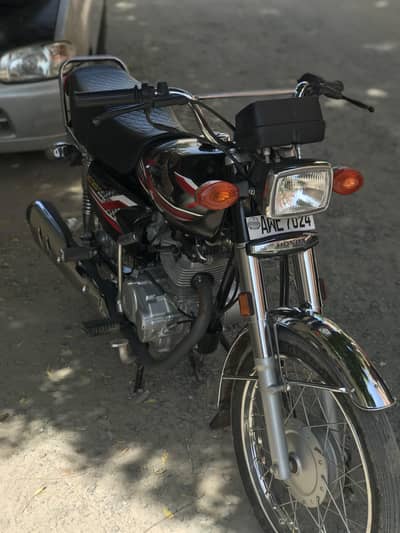 Honda CG 125 black color original 8000 kms driven