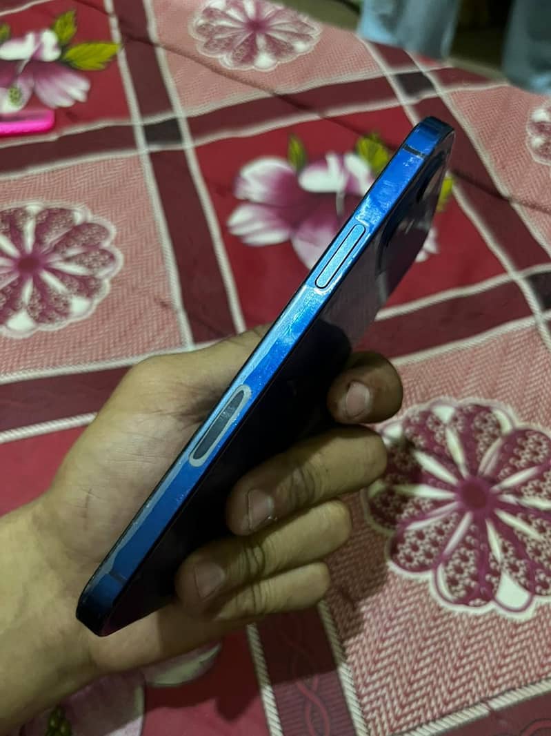 iPhone 12 1