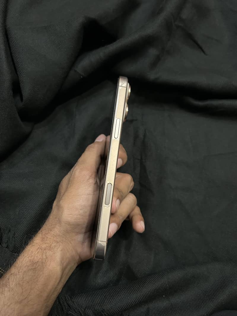 iPhone 16 pro max 0
