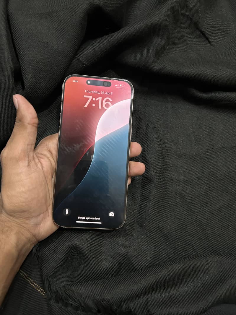 iPhone 16 pro max 1