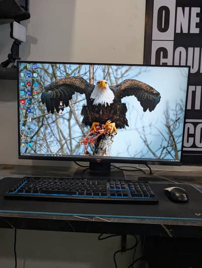High End Xeon Workstation with 4K Monitor