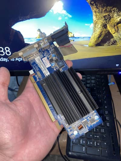 GAMING AMD Radeon HD 5450 2GB DDR3 graphic card