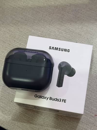 Original Galaxy Buds3 FE just box open