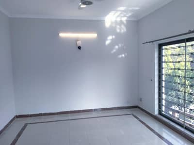 Upper portion 10 Marla 3 bedroom gulriaz Rawalpindi