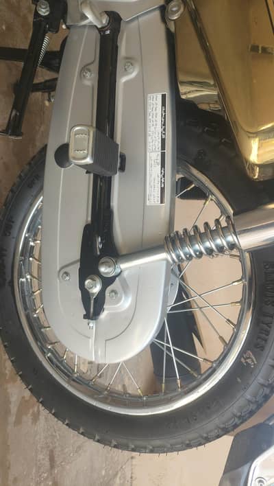 Honda 125 black gold edition  for sale urgent