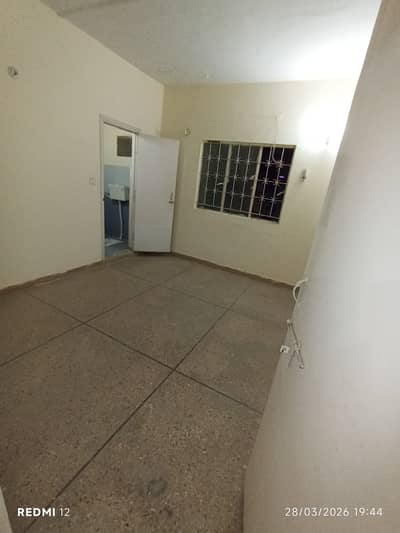 4TH FLOOR CORNER FLAT FOR SALE IN BLOCK 16, KARACHI