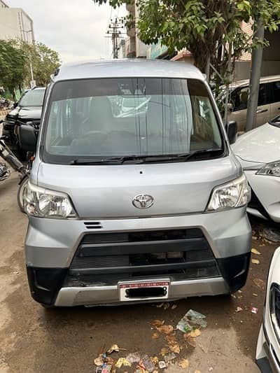 toyota pixis van same as hijet