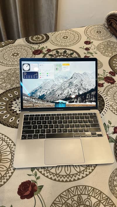 MacBook Air M1 13 Inches, 2021