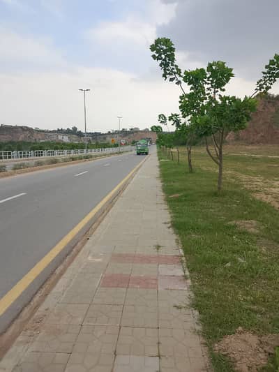 Back Open Prime Location Plot For Sale - River View