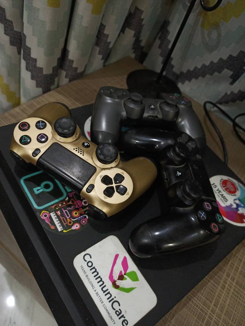 PS4 slim 2