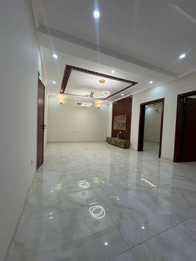 GULBERG RESIDENCIA 1 kanl HOUSE FOR RENT