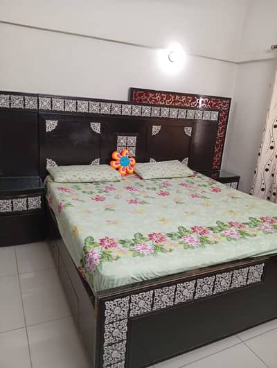 King Size Bed with Bedside Tables Dressing Table