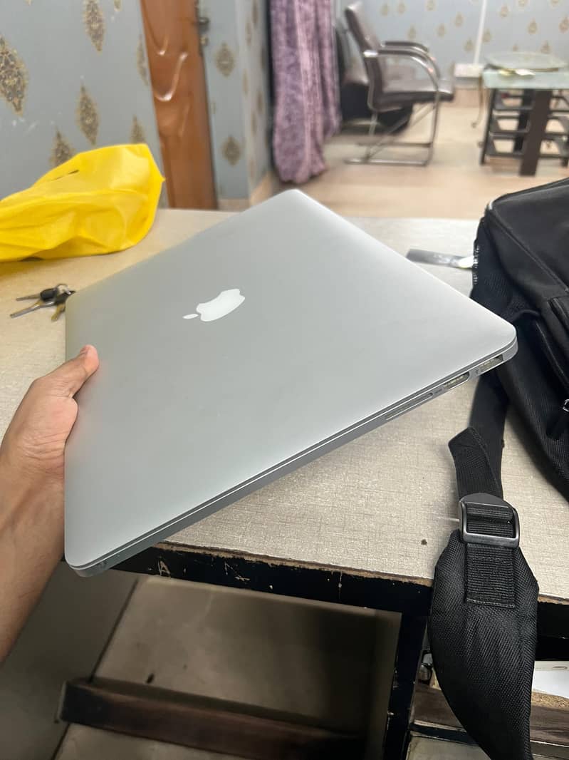 macbook pro 1