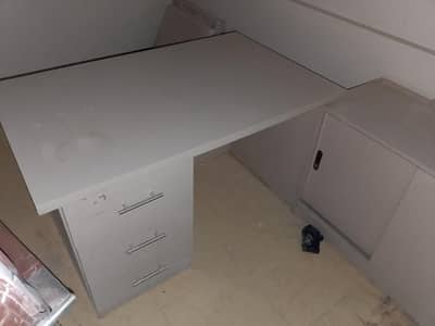 Office Table & Side Cabenet