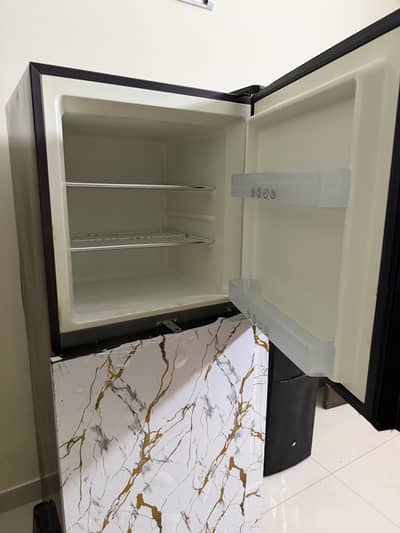 Free delivery large size fridge available