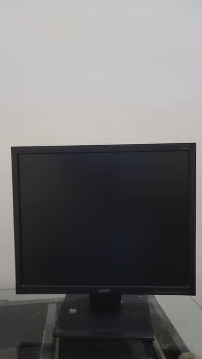 Acer LCD 19 inches