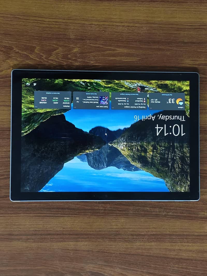 Microsoft Surface 5 Pro 0