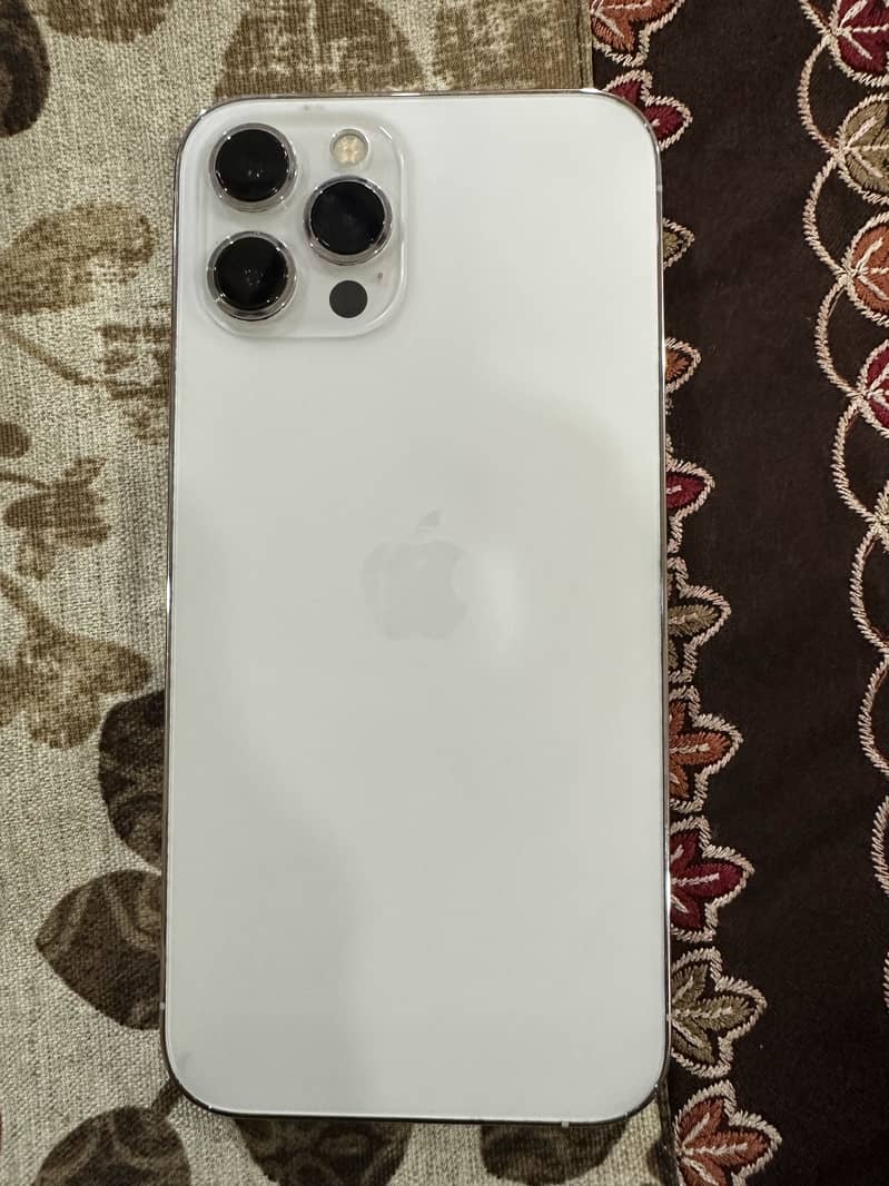 Iphone 12 pro max 1