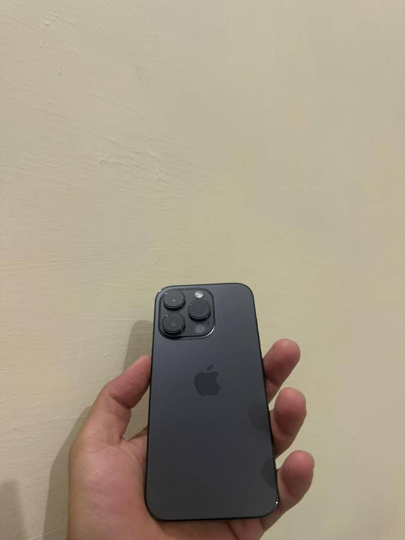 IPhone 14 Pro with box 1
