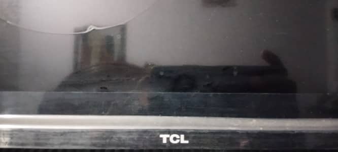 Tcl 43 inch led with box panel is broken