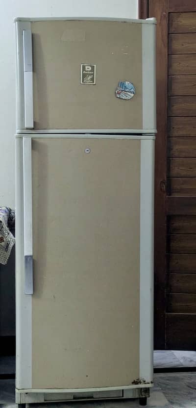 Dawlance refrigerator. size Large
