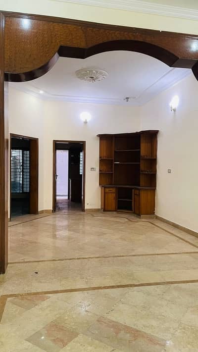 05 MARLA HOUSE PRIME LOCATION FOR RENT IN JOHAR TOWN LAHORE