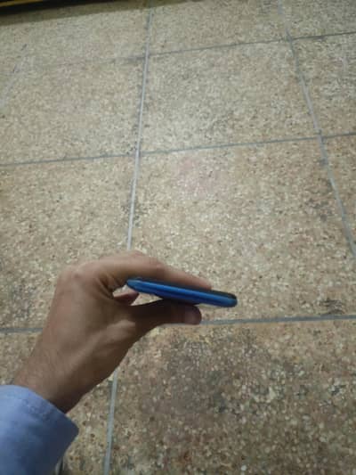 Samsung's galaxy a50 pta approved offlicel only mobile/ 03256570048