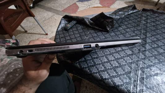 FUjistu life book 904u