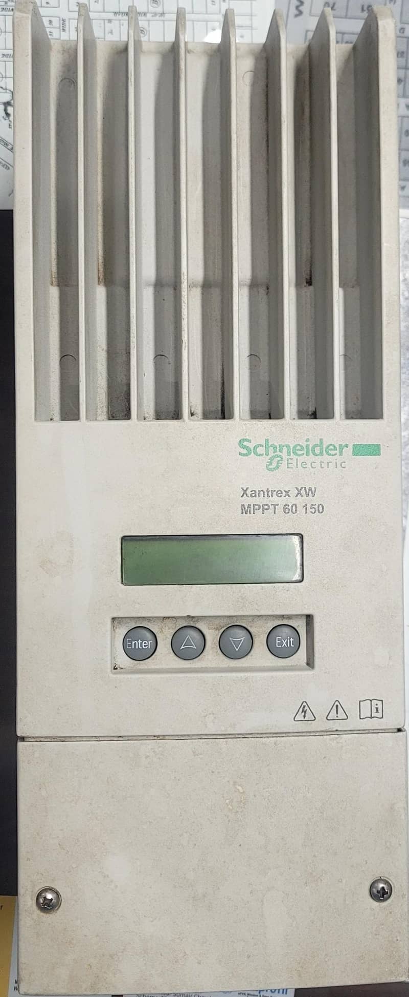 schenider charge controller 6