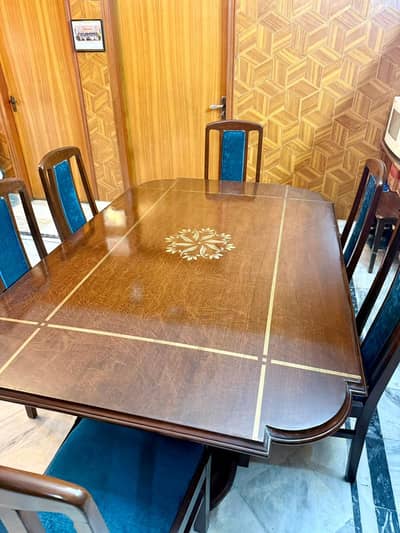 6 Seater Dining Table – Solid Wood – Excellent Condition