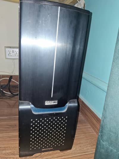 Gaming PC - RX 6600 8GB | Core i7 7700K | 16GB RAM | 1TB Storage