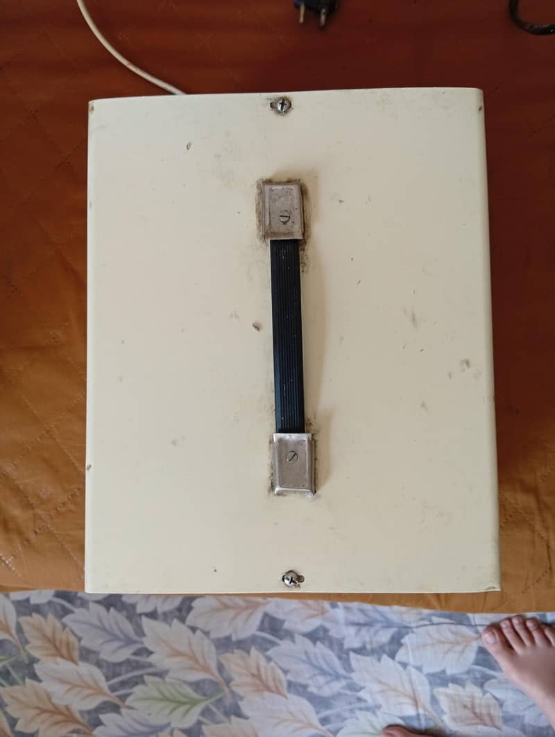 Automatic voltage stabilizer,(Arham electronics) 3