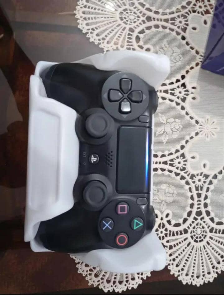 SONY PS 4 CONTROLLER 0