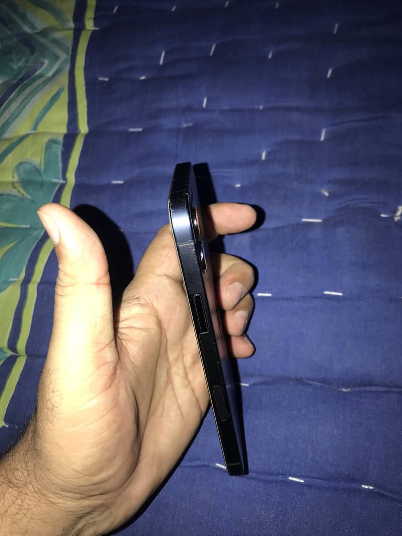 Apple iPhone 12 5