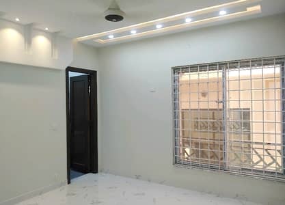 Upper Portion Sized 10 Marla Is Available For rent In Bahria Town Phase 8