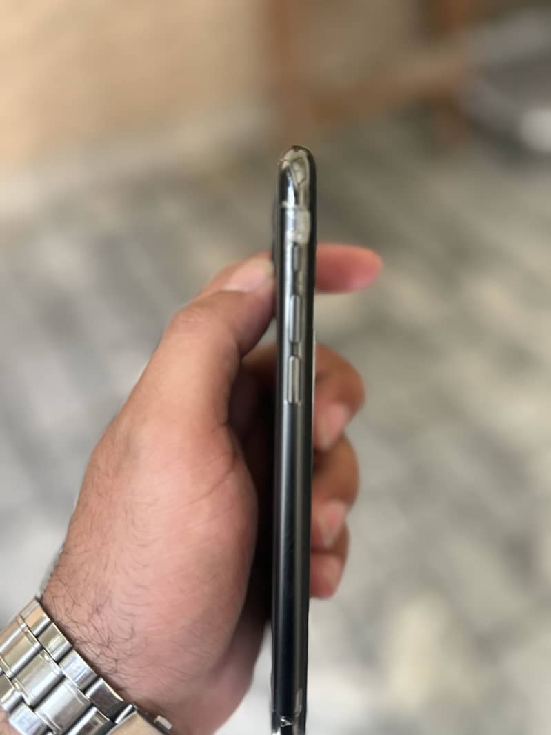 Iphone 11pro 4