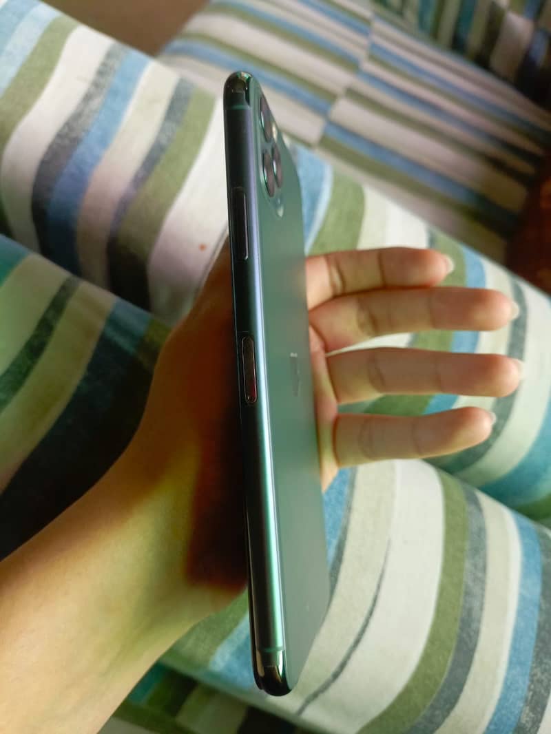 Apple iPhone 11 Pro Max 3