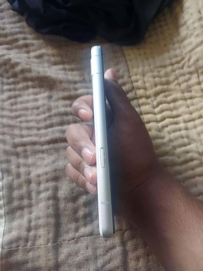 Google Pixel 7a 2