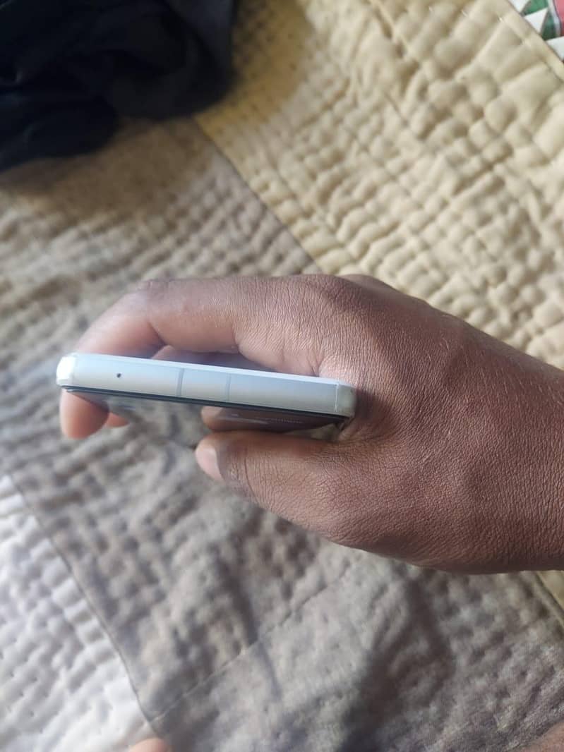 Google Pixel 7a 3