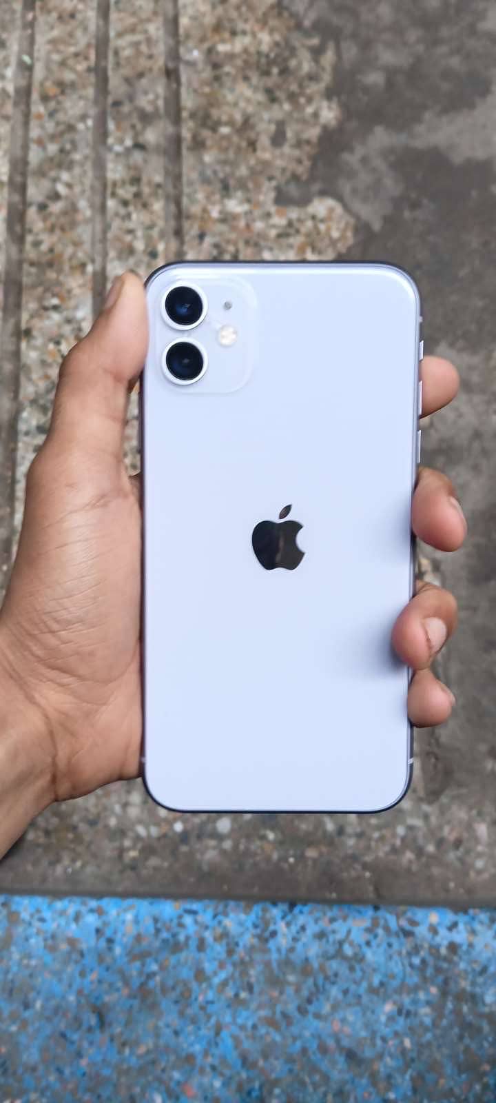 iPhone 11 0