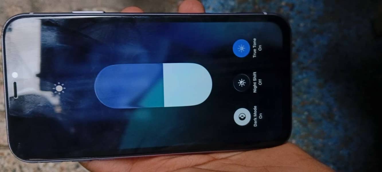 iPhone 11 4