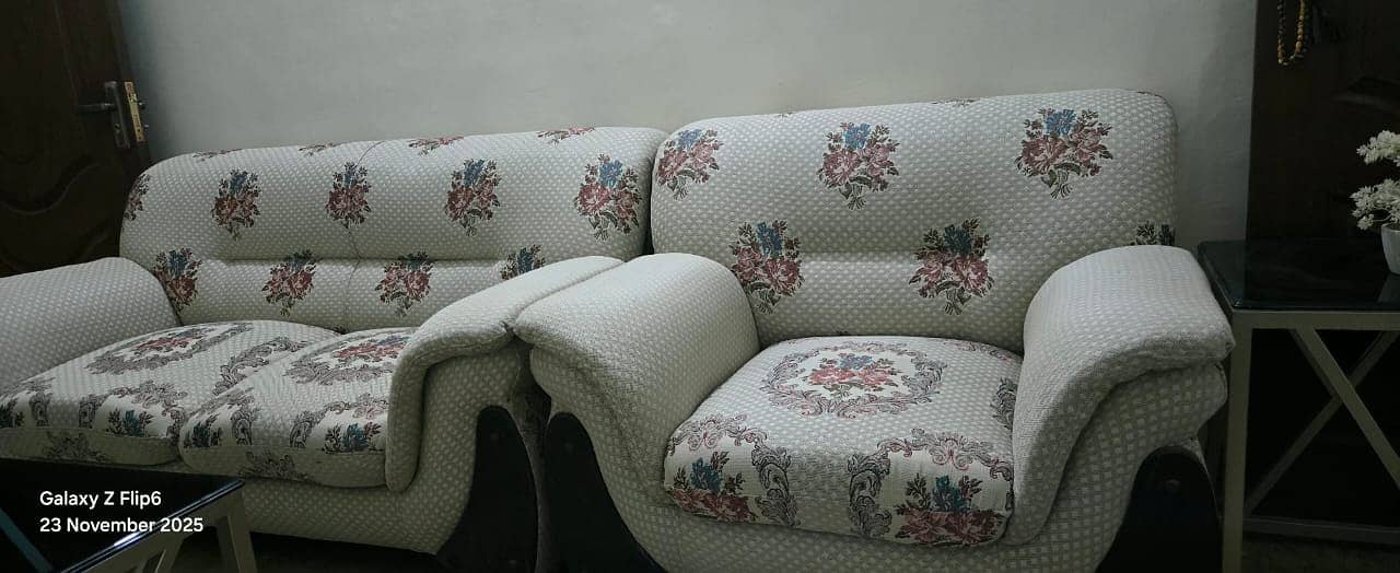 SOFA 7 SEATER 0